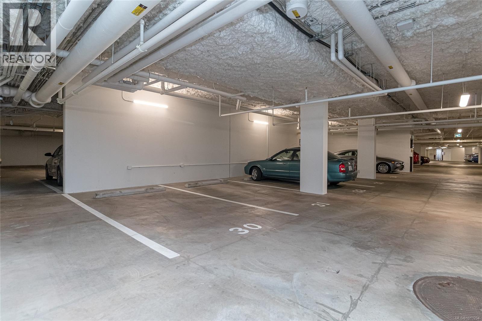 208 1018 Pentrelew Place, Victoria