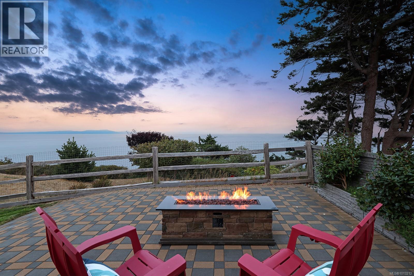 200 Connemara Rd, Comox