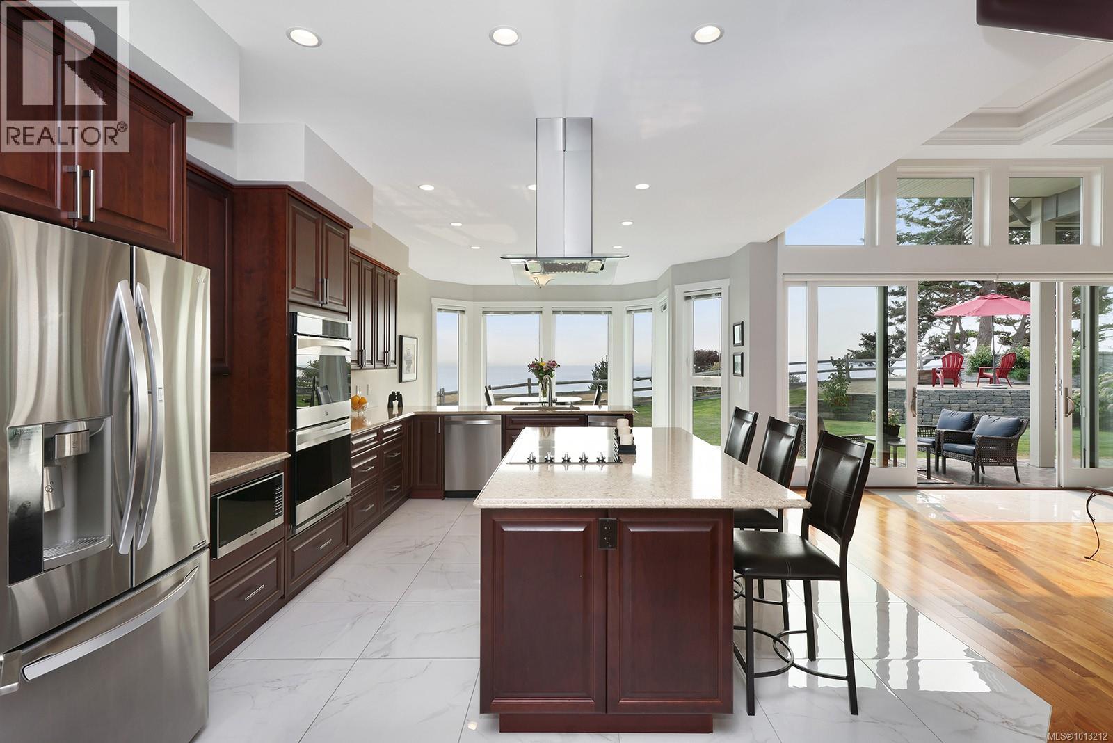 200 Connemara Rd, Comox