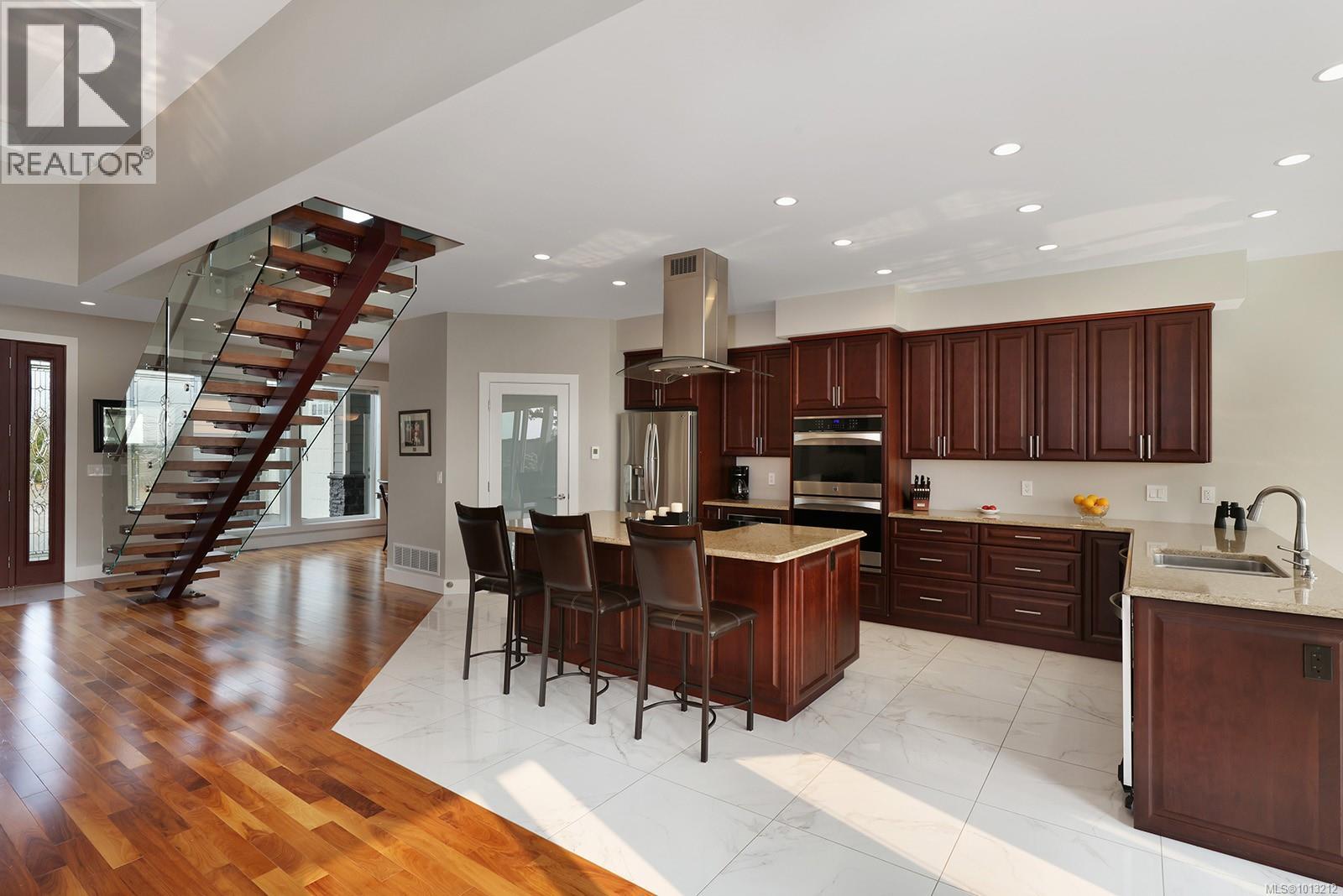 200 Connemara Rd, Comox