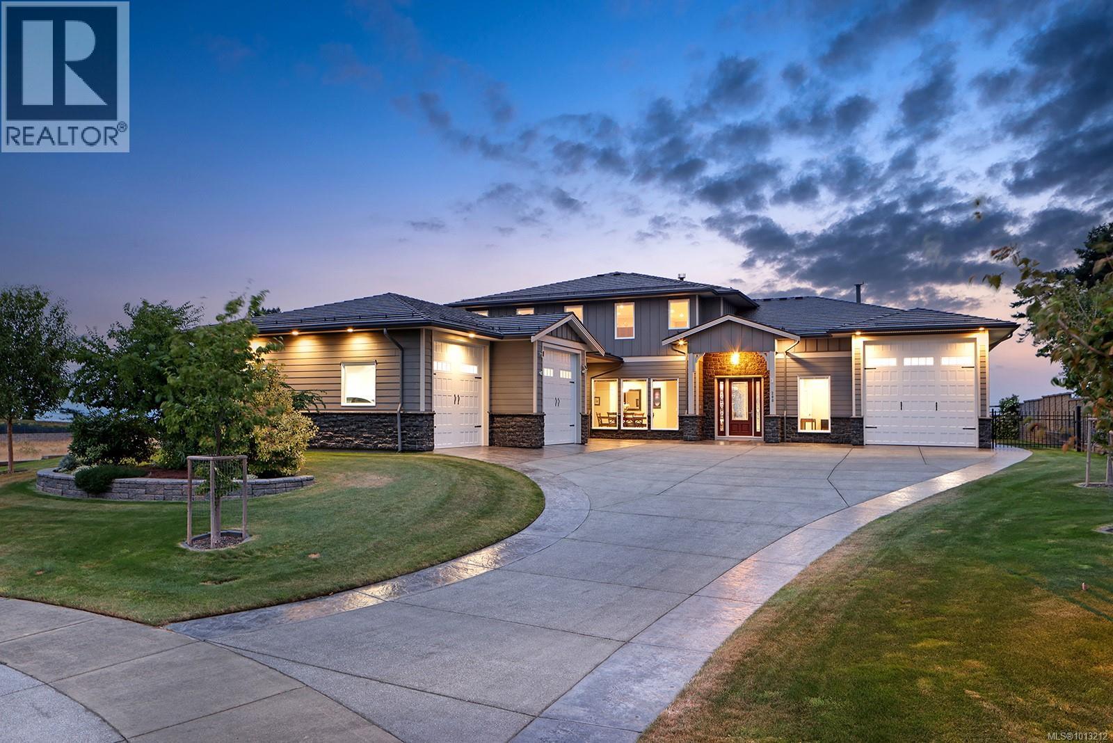 200 Connemara Rd, Comox