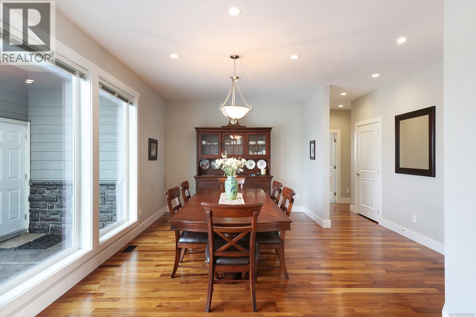 200 Connemara Rd, Comox