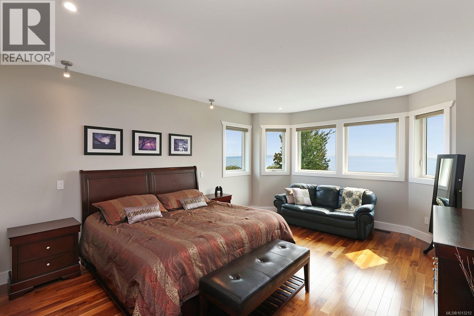 200 Connemara Rd, Comox