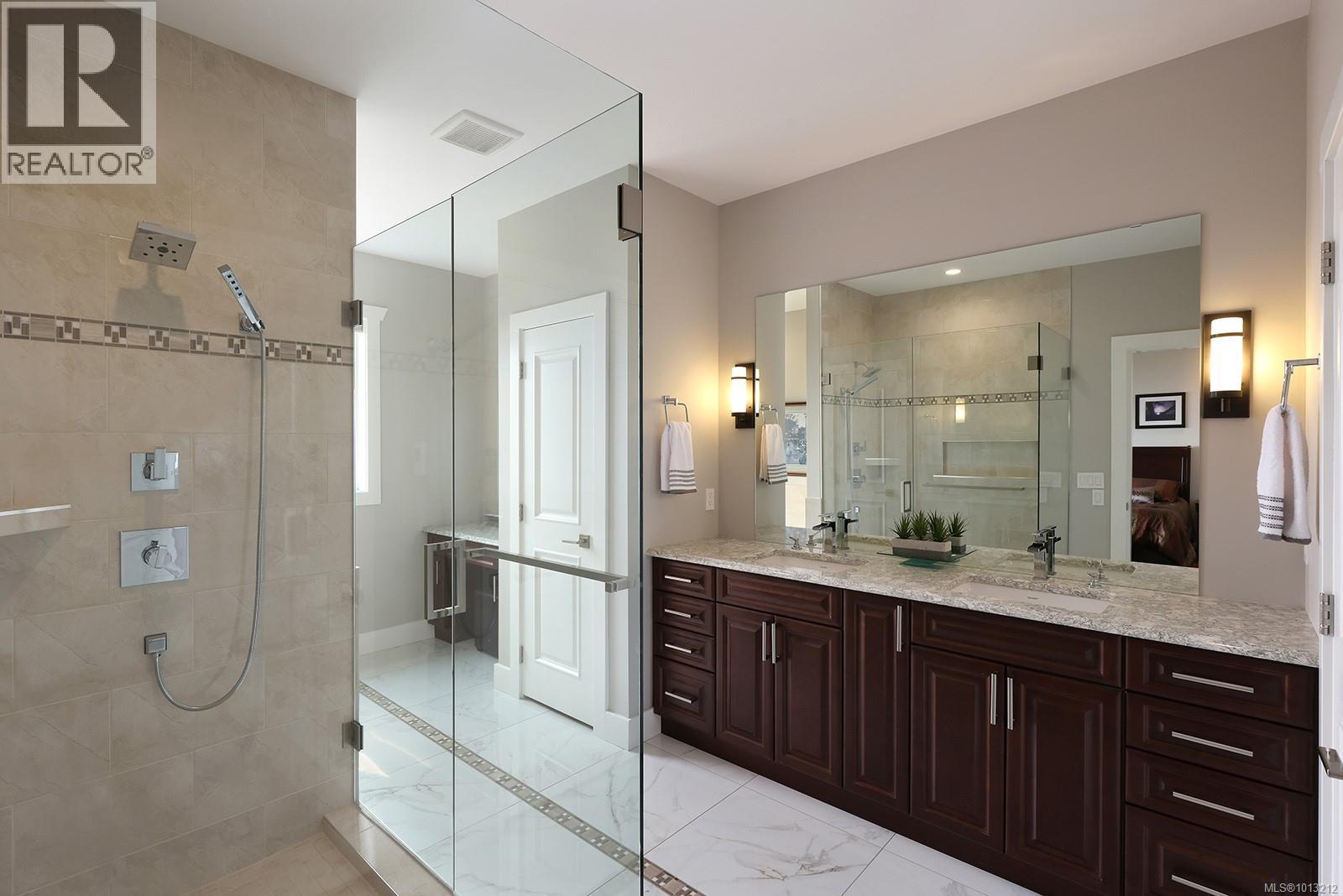 200 Connemara Rd, Comox