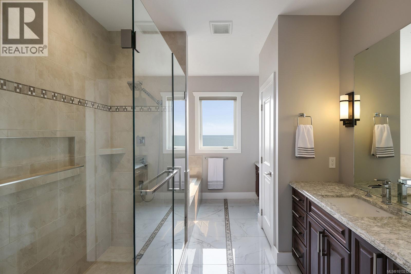 200 Connemara Rd, Comox