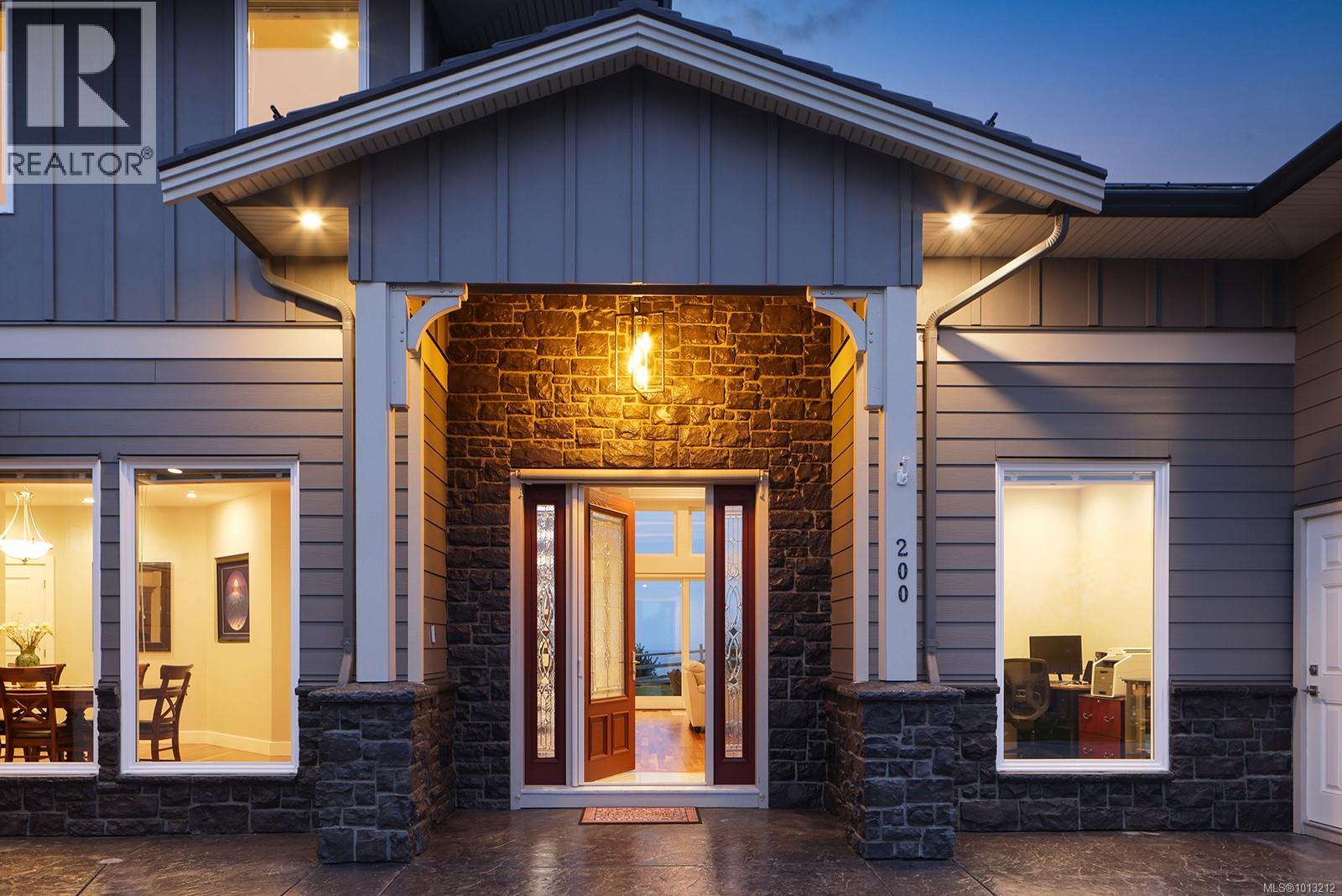 200 Connemara Rd, Comox
