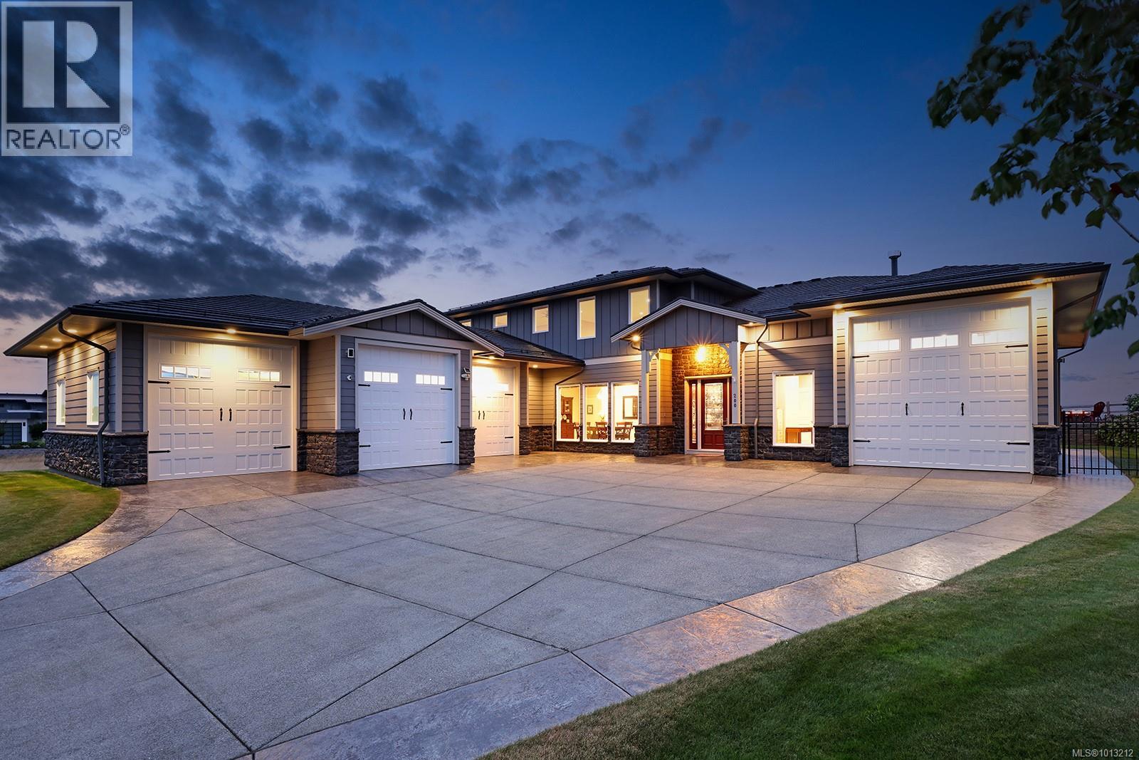 200 Connemara Rd, Comox