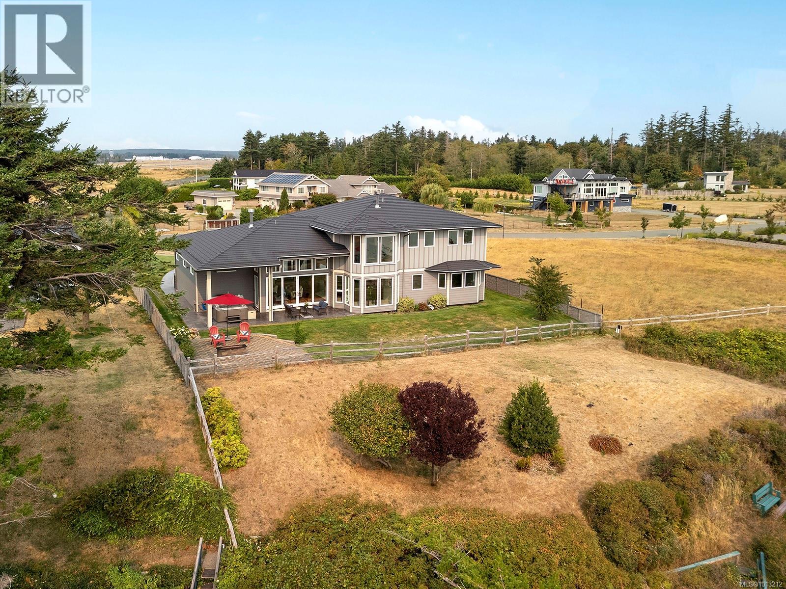 200 Connemara Rd, Comox