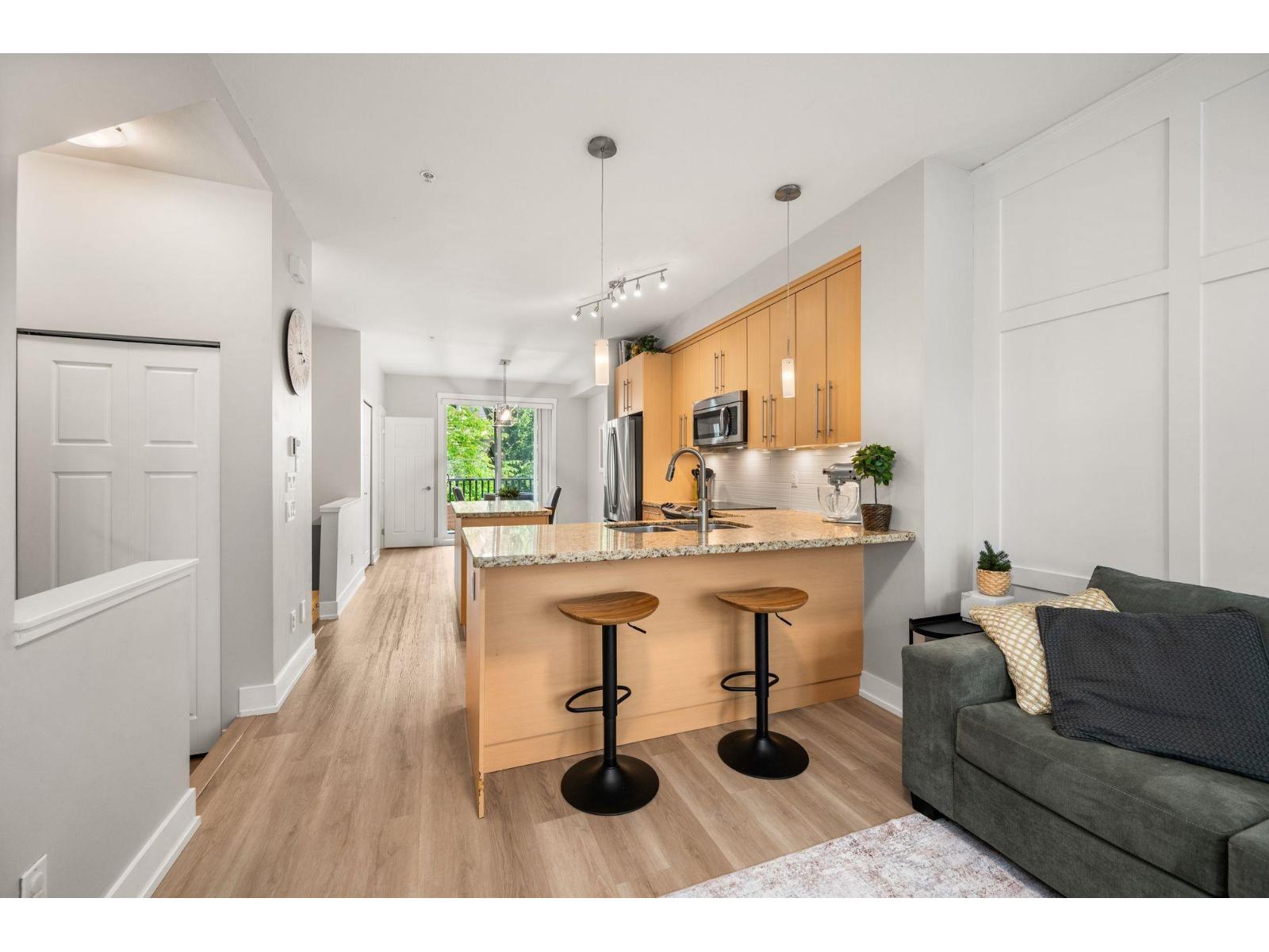 28 8250 209B STREET, Langley