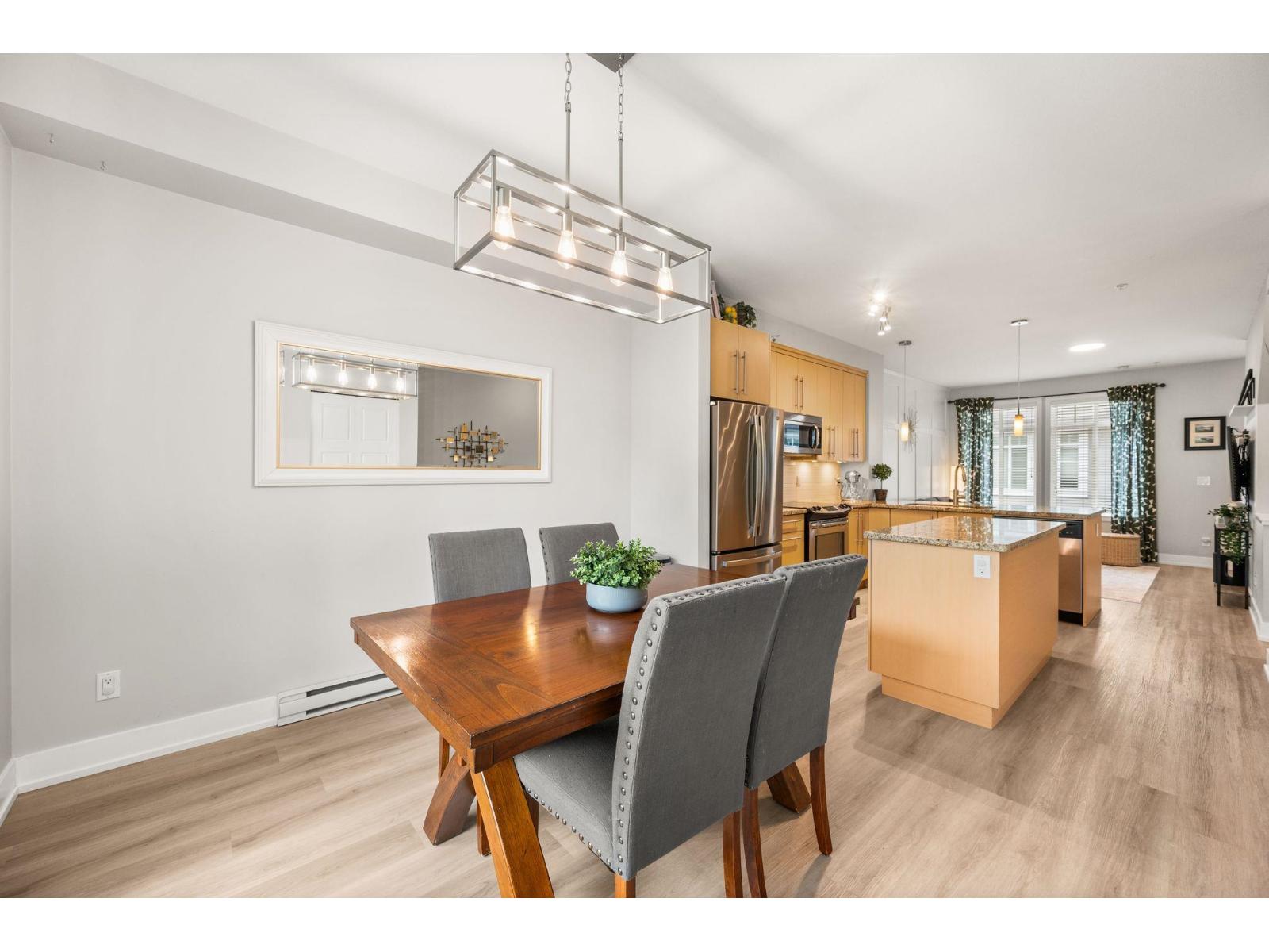 28 8250 209B STREET, Langley