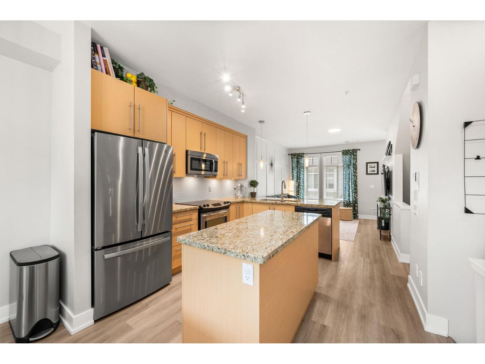 28 8250 209B STREET, Langley