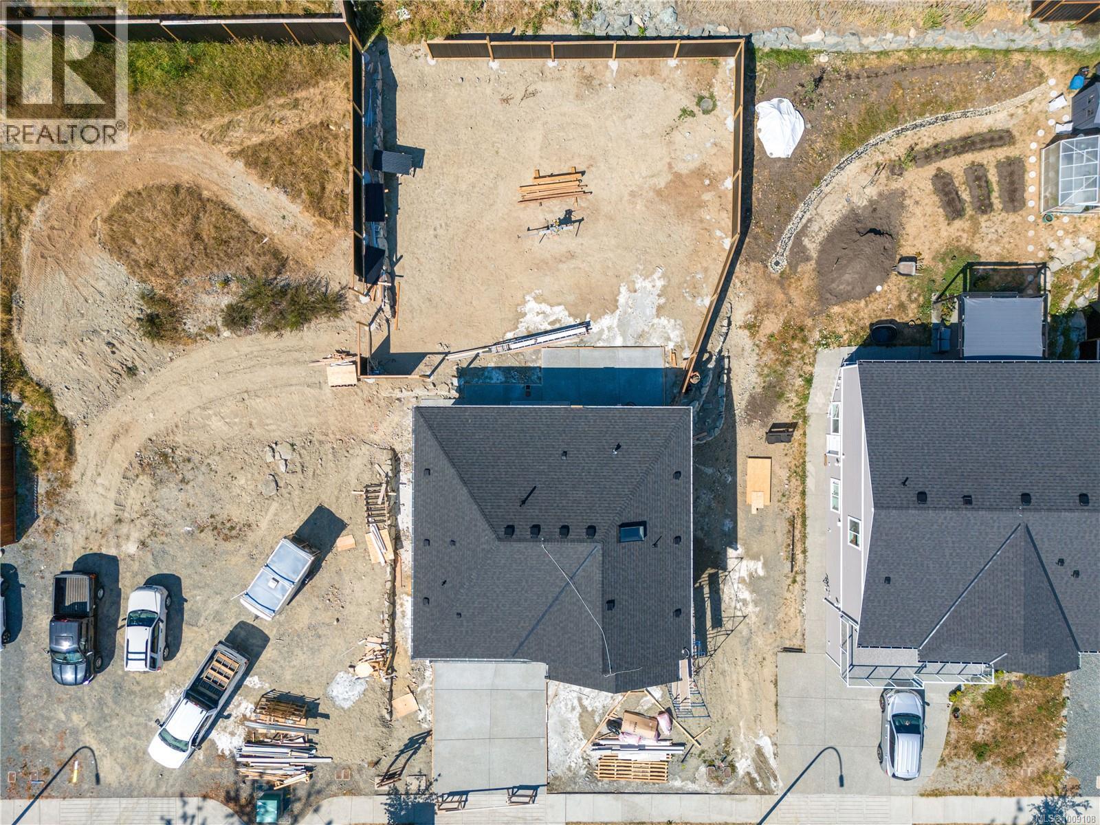 824 Russell Rd, Ladysmith