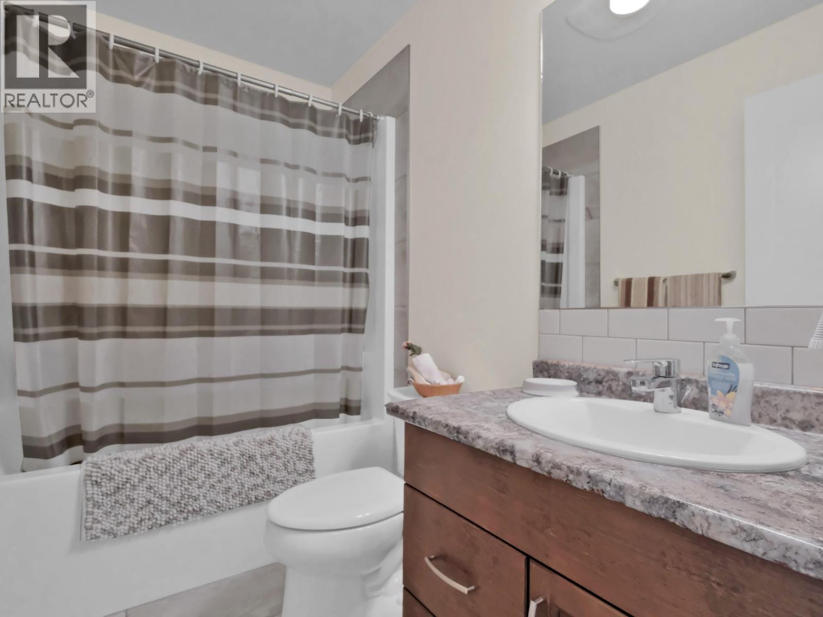  1011 Dynes Avenue, Penticton
