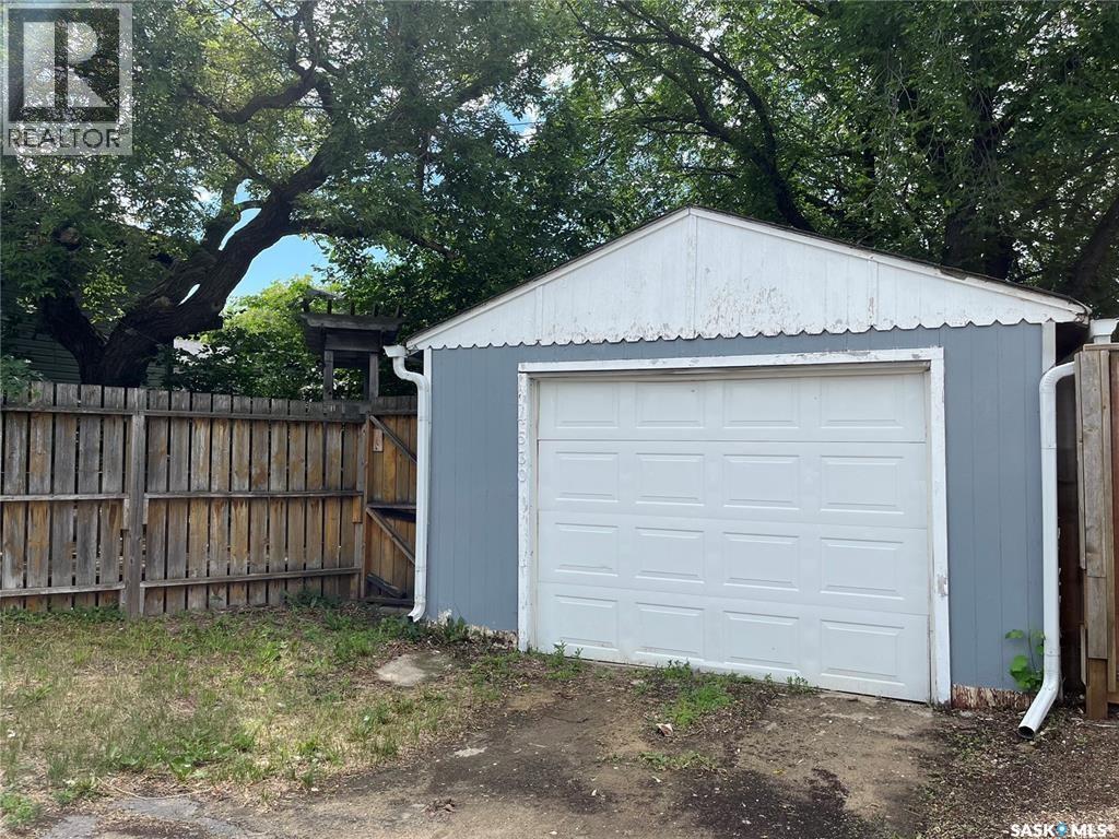 Single Family House for Sale in  DEWDNEY AVENUE Regina 