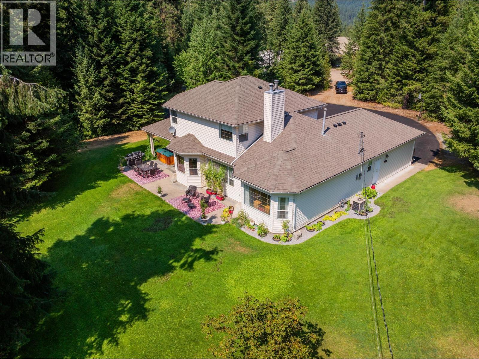 2718 OSACHOFF Road, South Slocan