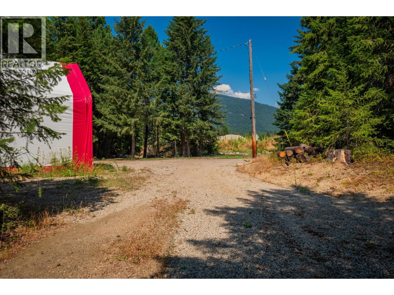 2718 OSACHOFF Road, South Slocan