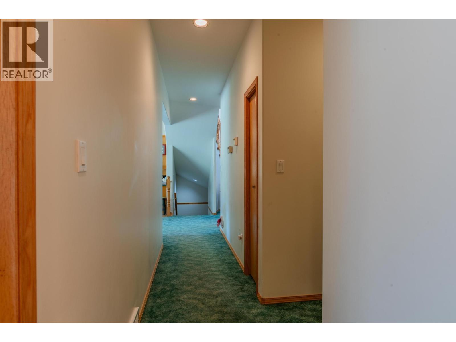 2718 OSACHOFF Road, South Slocan
