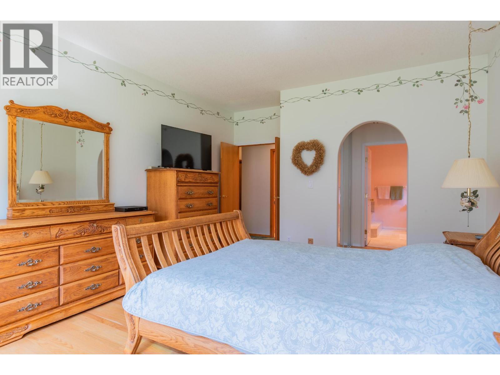 2718 OSACHOFF Road, South Slocan
