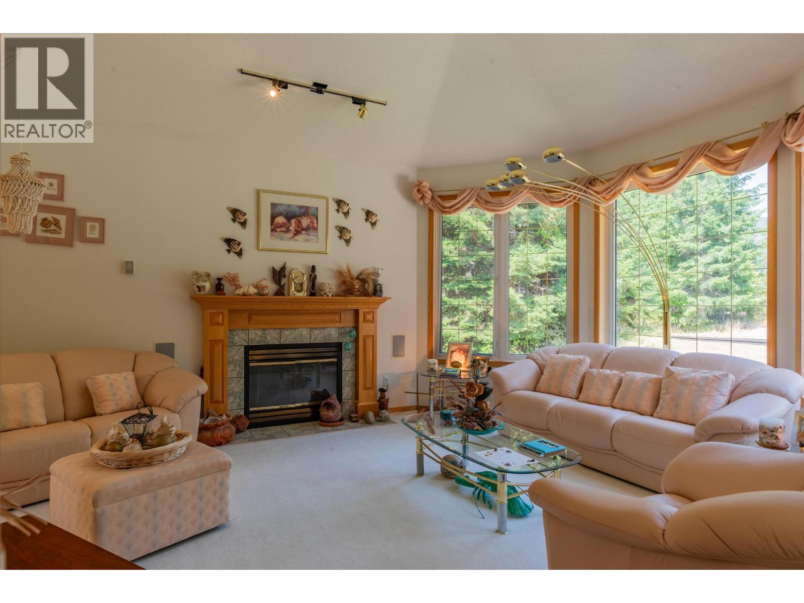 2718 OSACHOFF Road, South Slocan