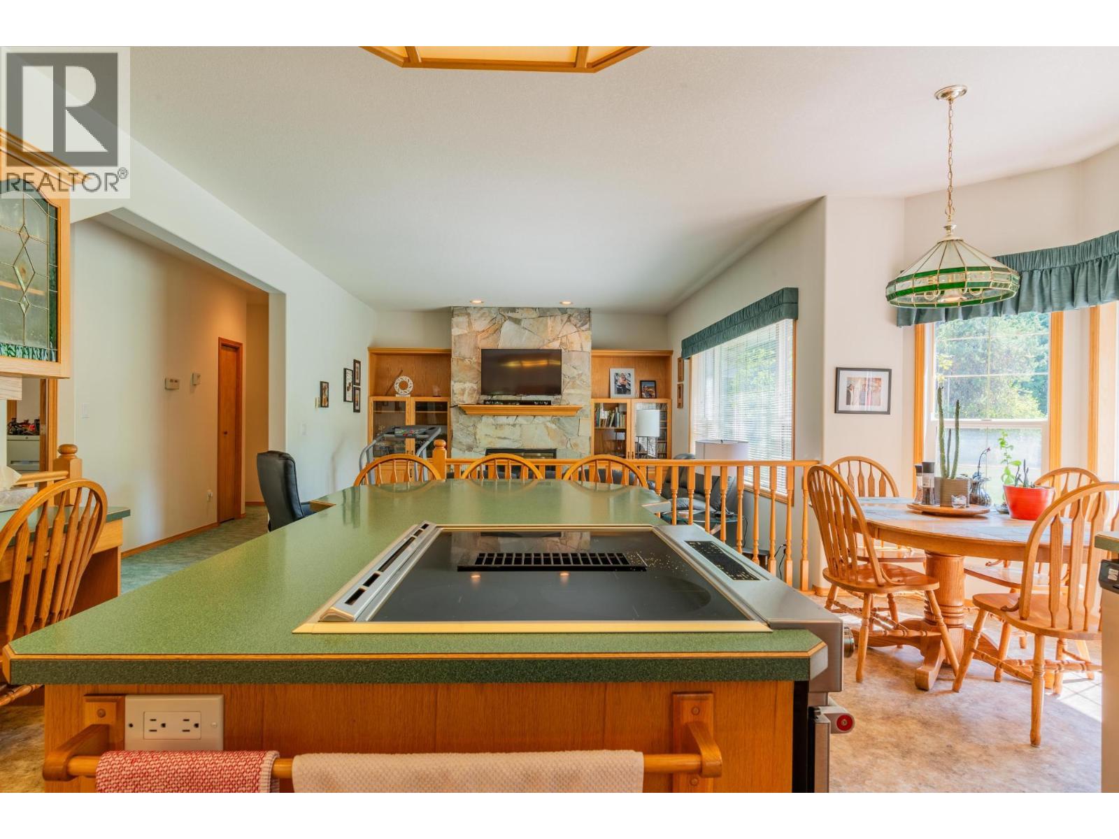 2718 OSACHOFF Road, South Slocan