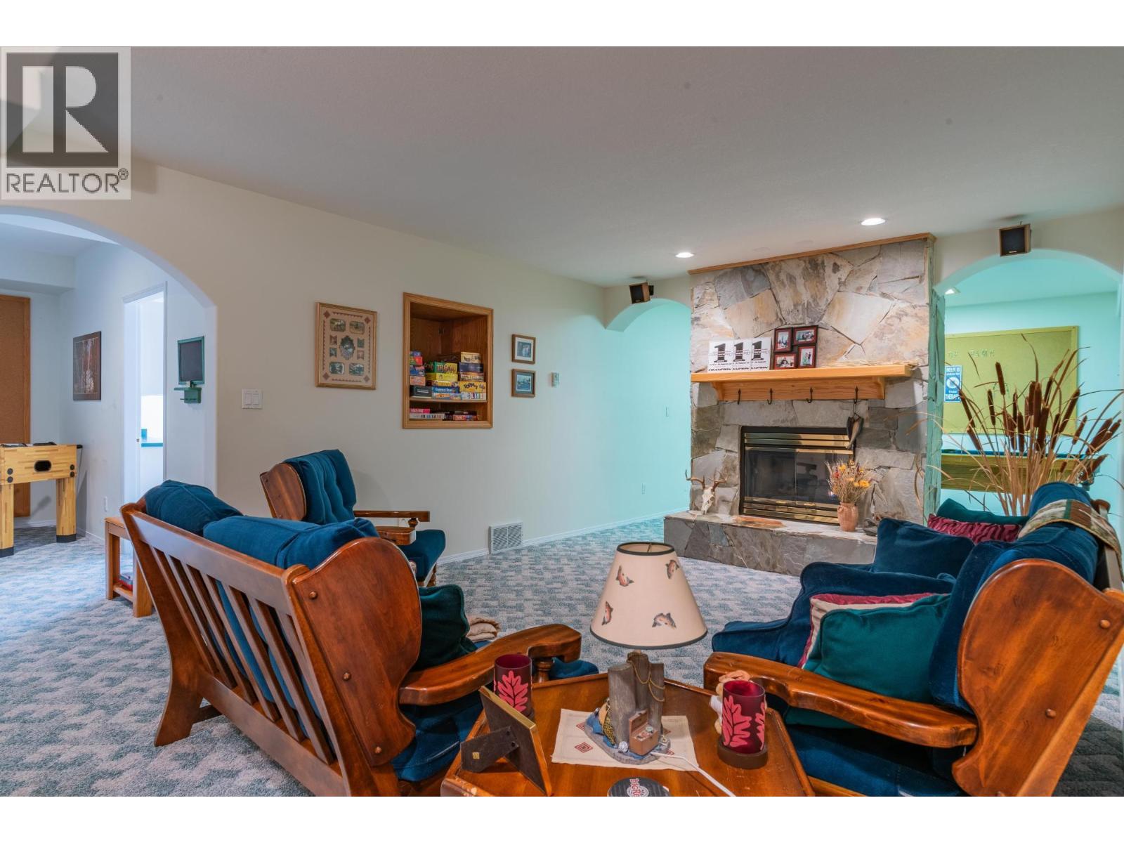 2718 OSACHOFF Road, South Slocan