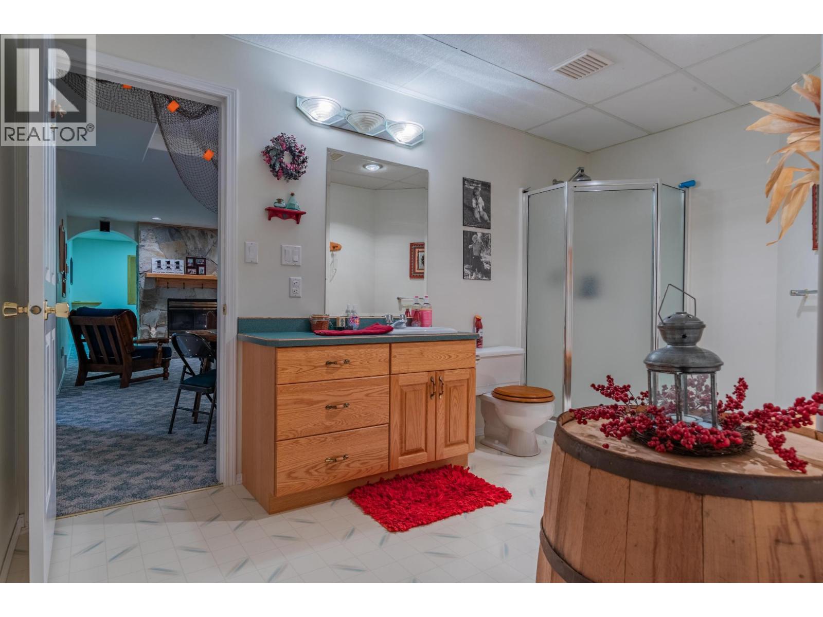 2718 OSACHOFF Road, South Slocan