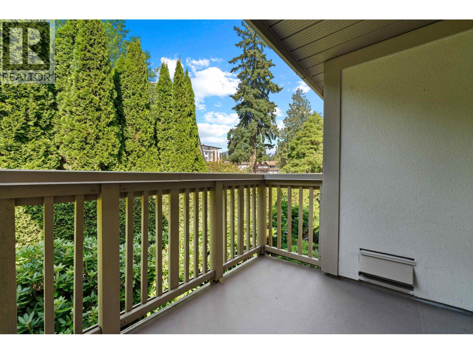 205 843 22ND STREET, West Vancouver