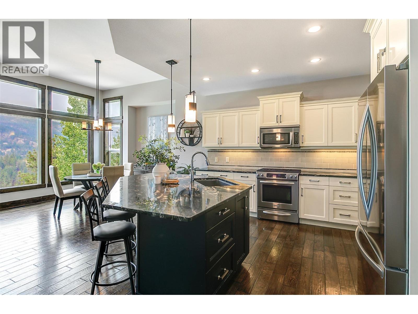  2006 Cornerstone Drive, West Kelowna