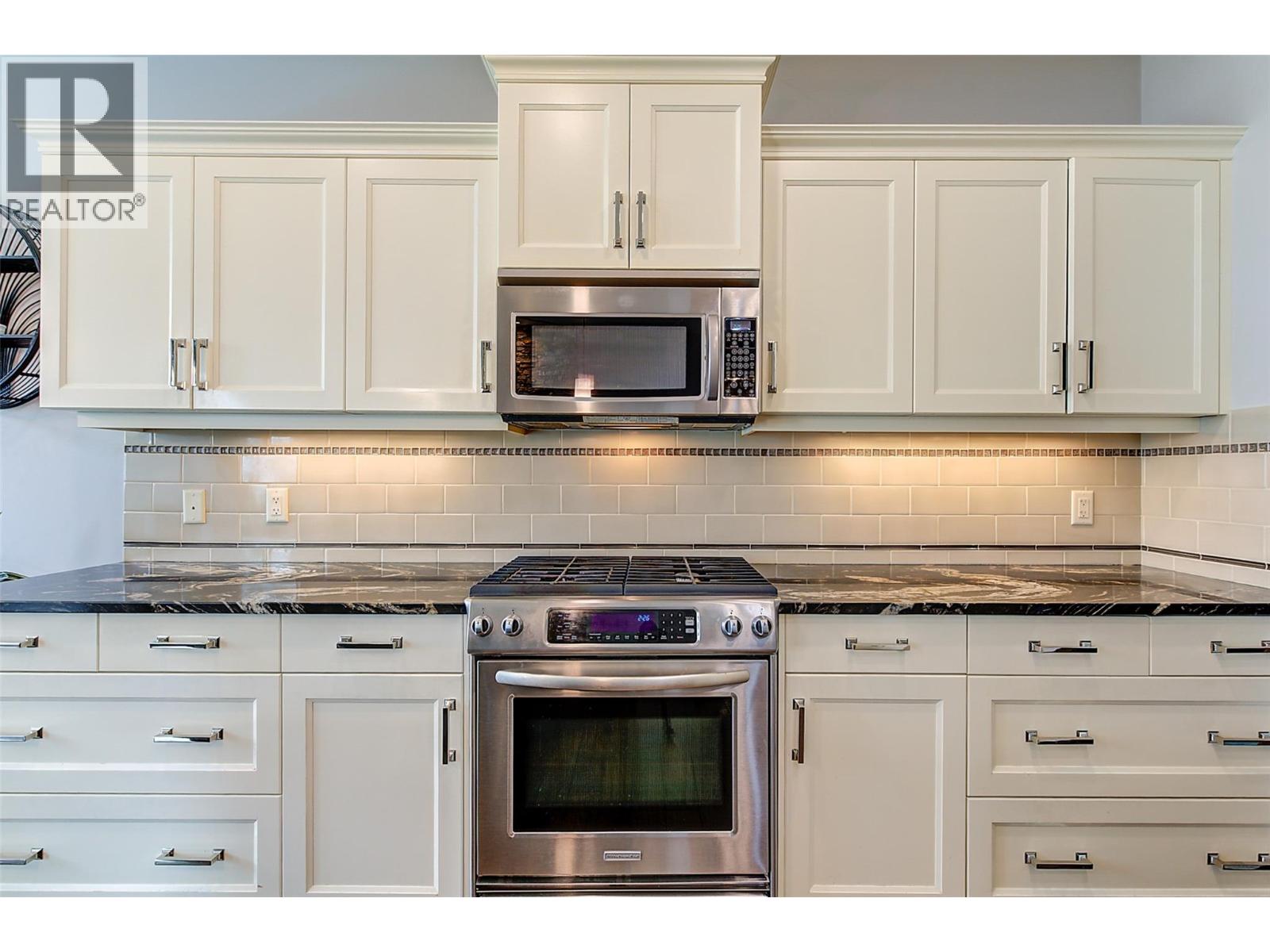  2006 Cornerstone Drive, West Kelowna
