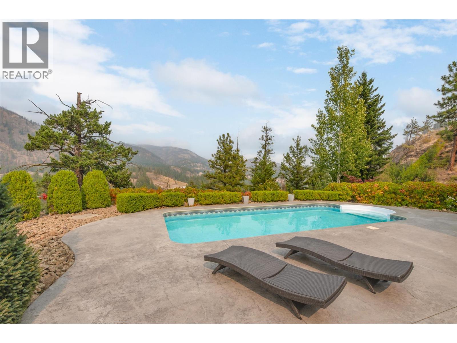  2006 Cornerstone Drive, West Kelowna