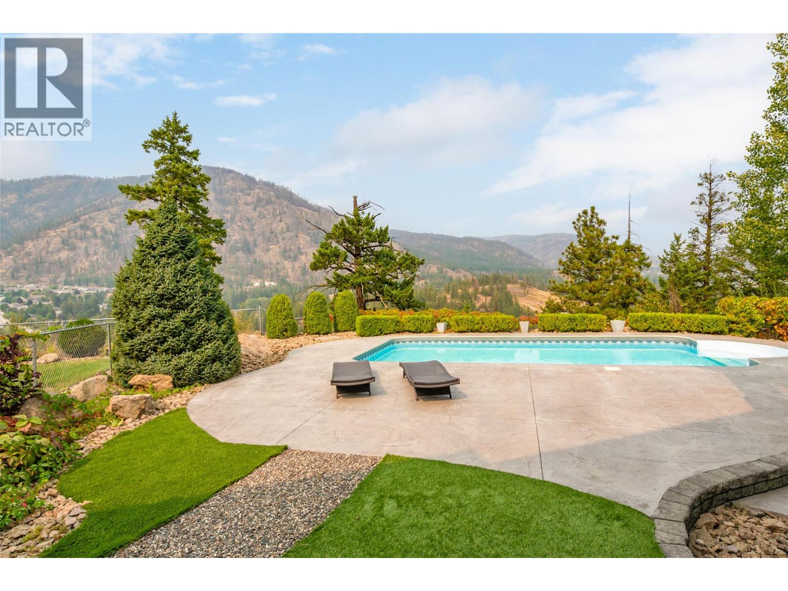  2006 Cornerstone Drive, West Kelowna
