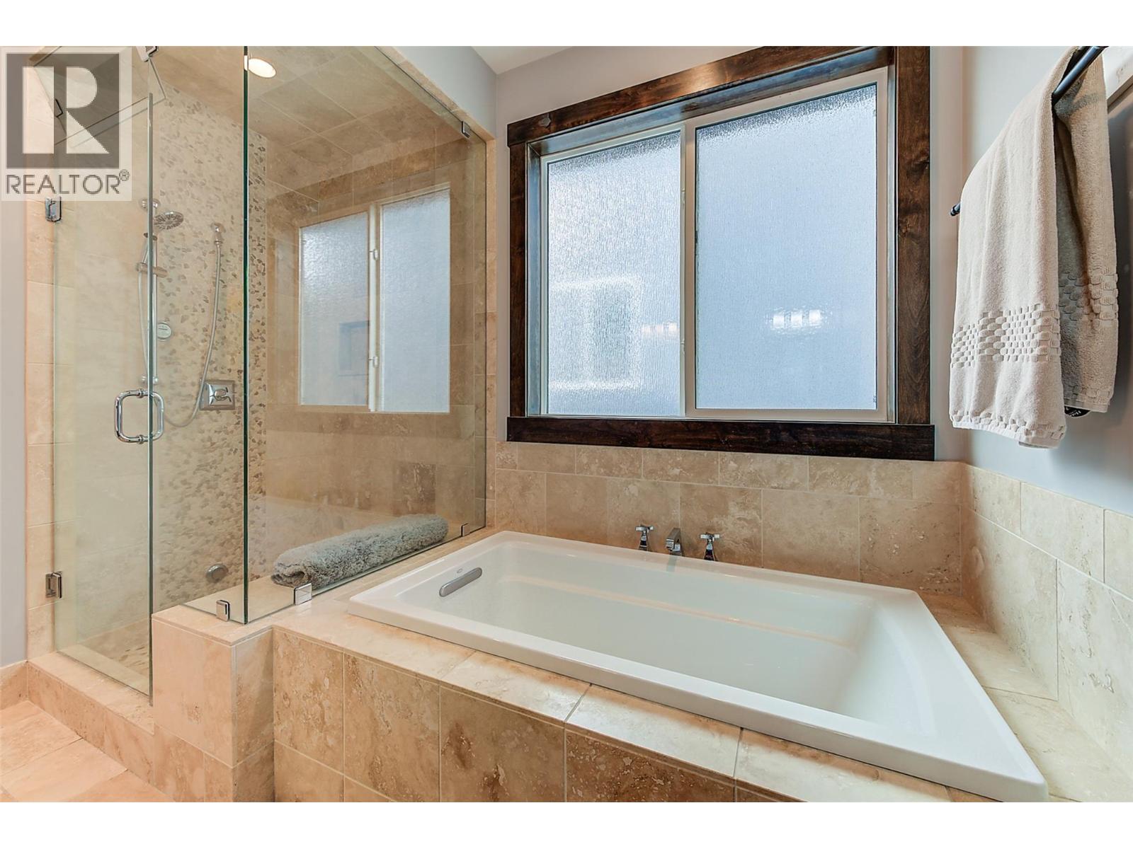  2006 Cornerstone Drive, West Kelowna