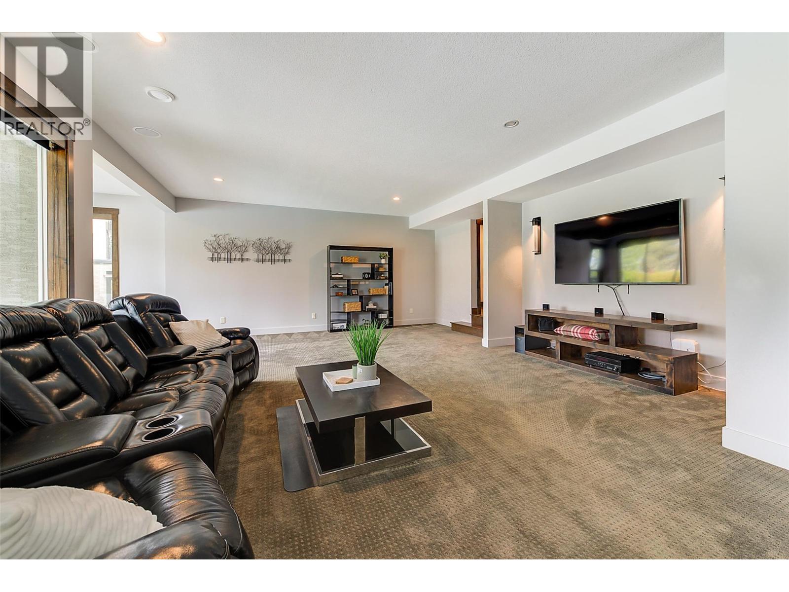  2006 Cornerstone Drive, West Kelowna