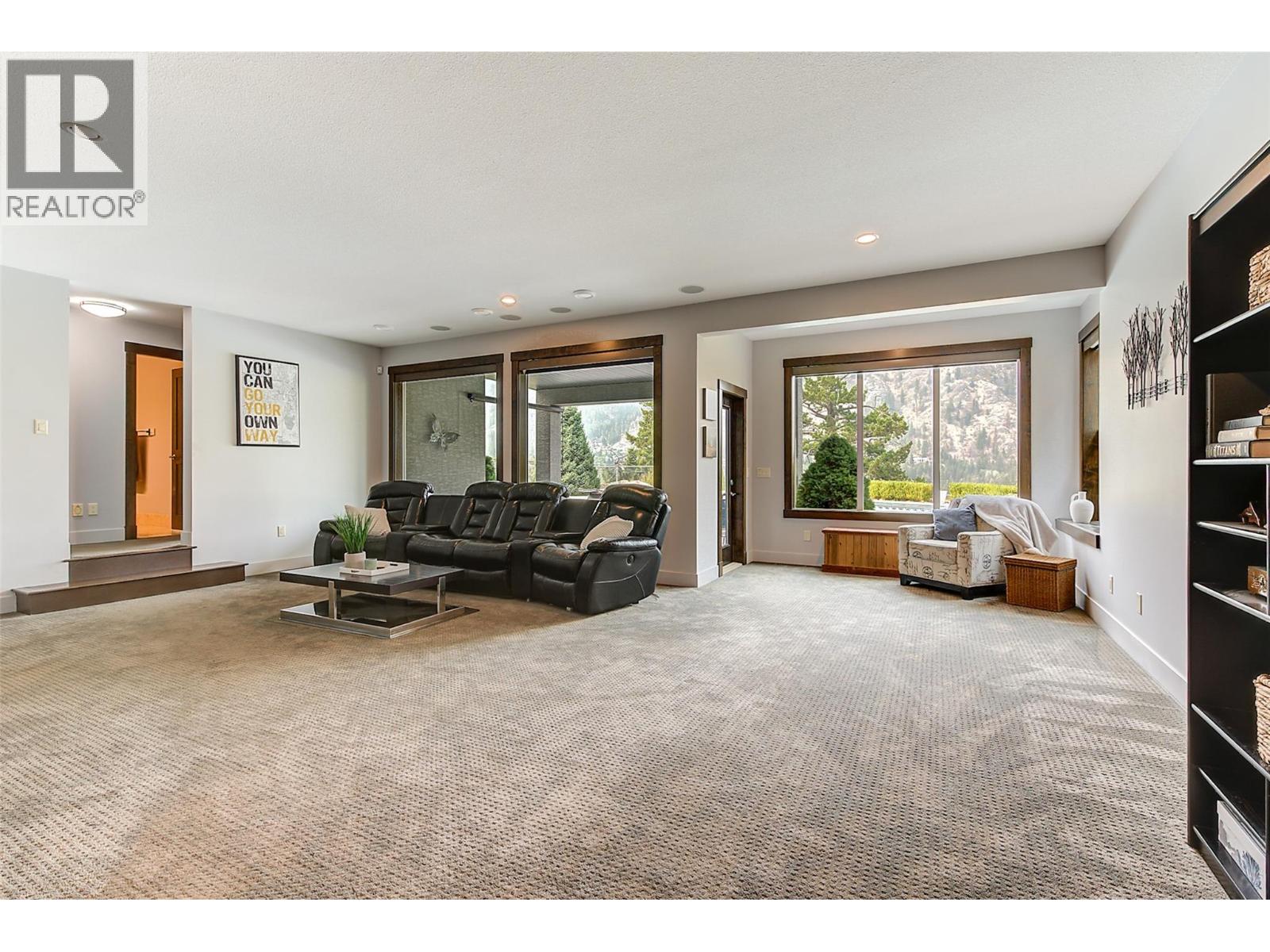  2006 Cornerstone Drive, West Kelowna