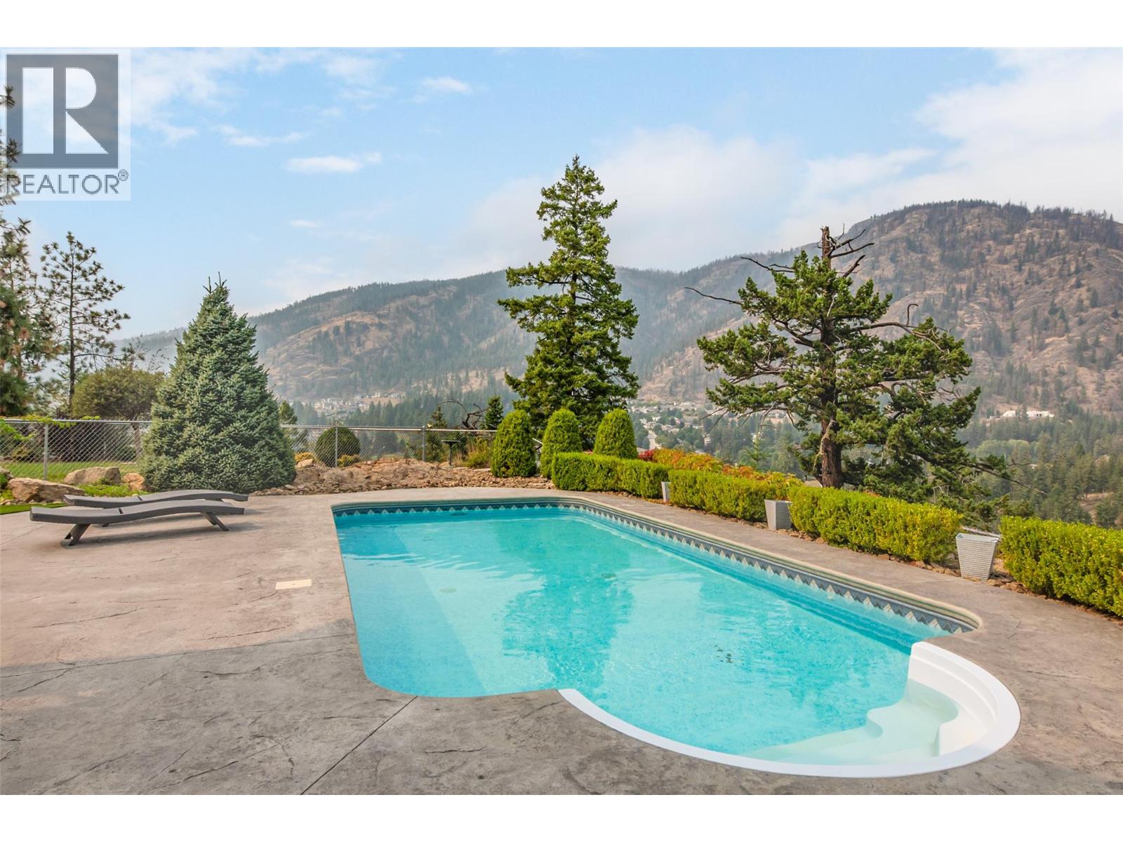  2006 Cornerstone Drive, West Kelowna
