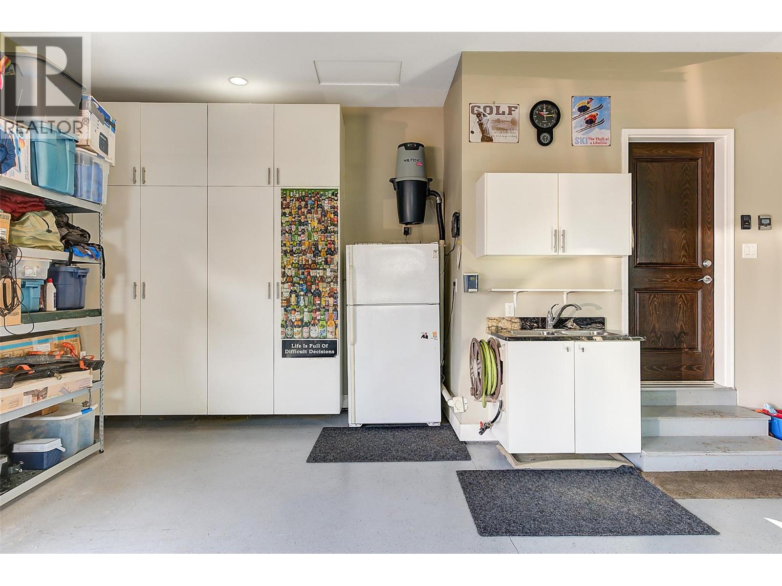  2006 Cornerstone Drive, West Kelowna