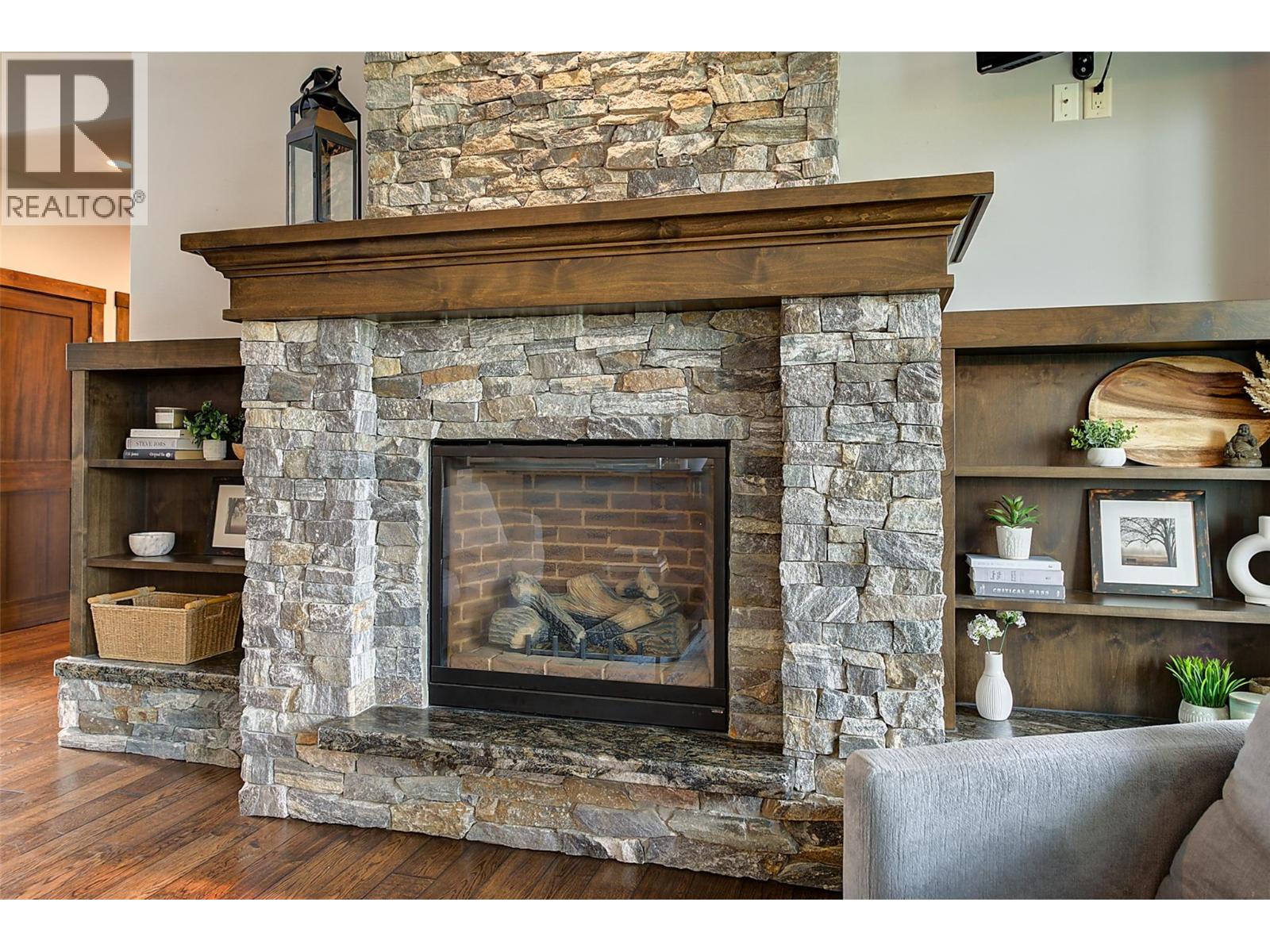  2006 Cornerstone Drive, West Kelowna