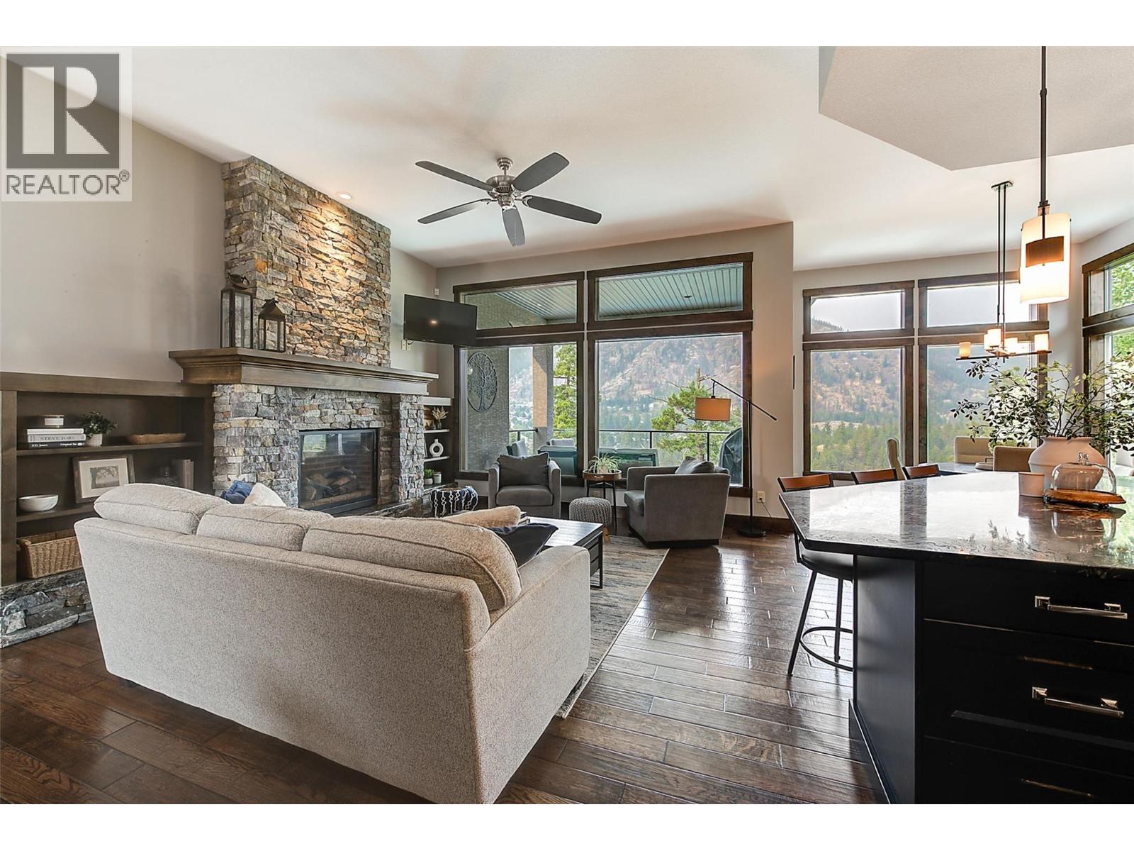  2006 Cornerstone Drive, West Kelowna