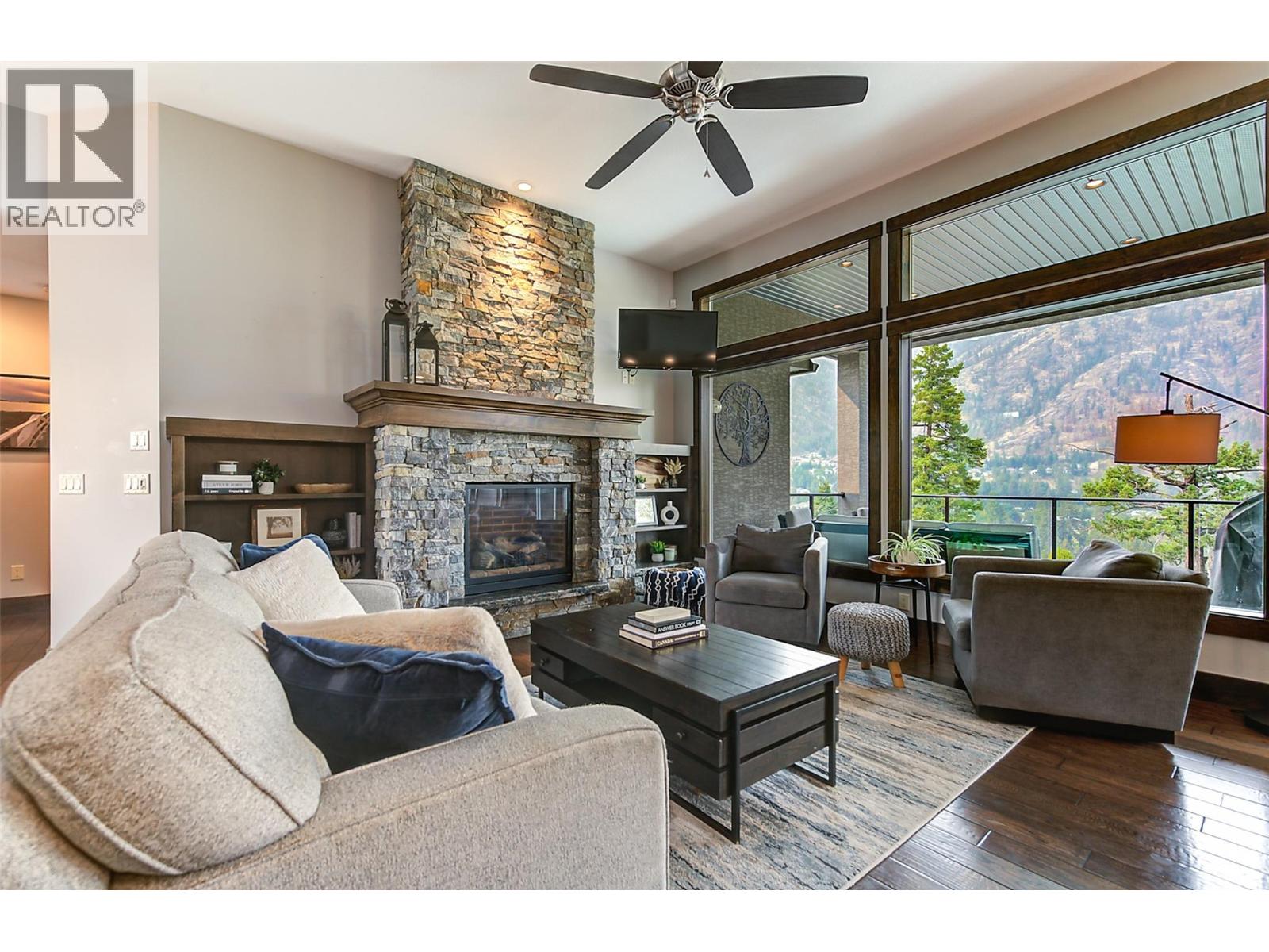  2006 Cornerstone Drive, West Kelowna