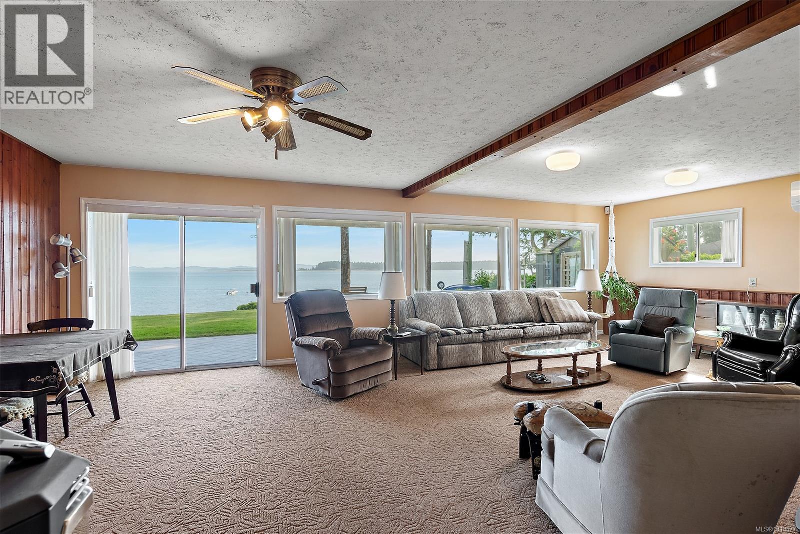  8001 Arthur Drive, Central Saanich
