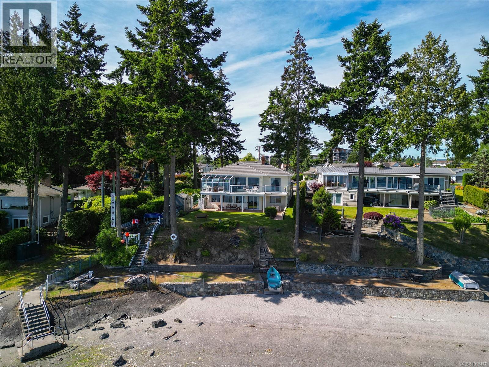  8001 Arthur Drive, Central Saanich
