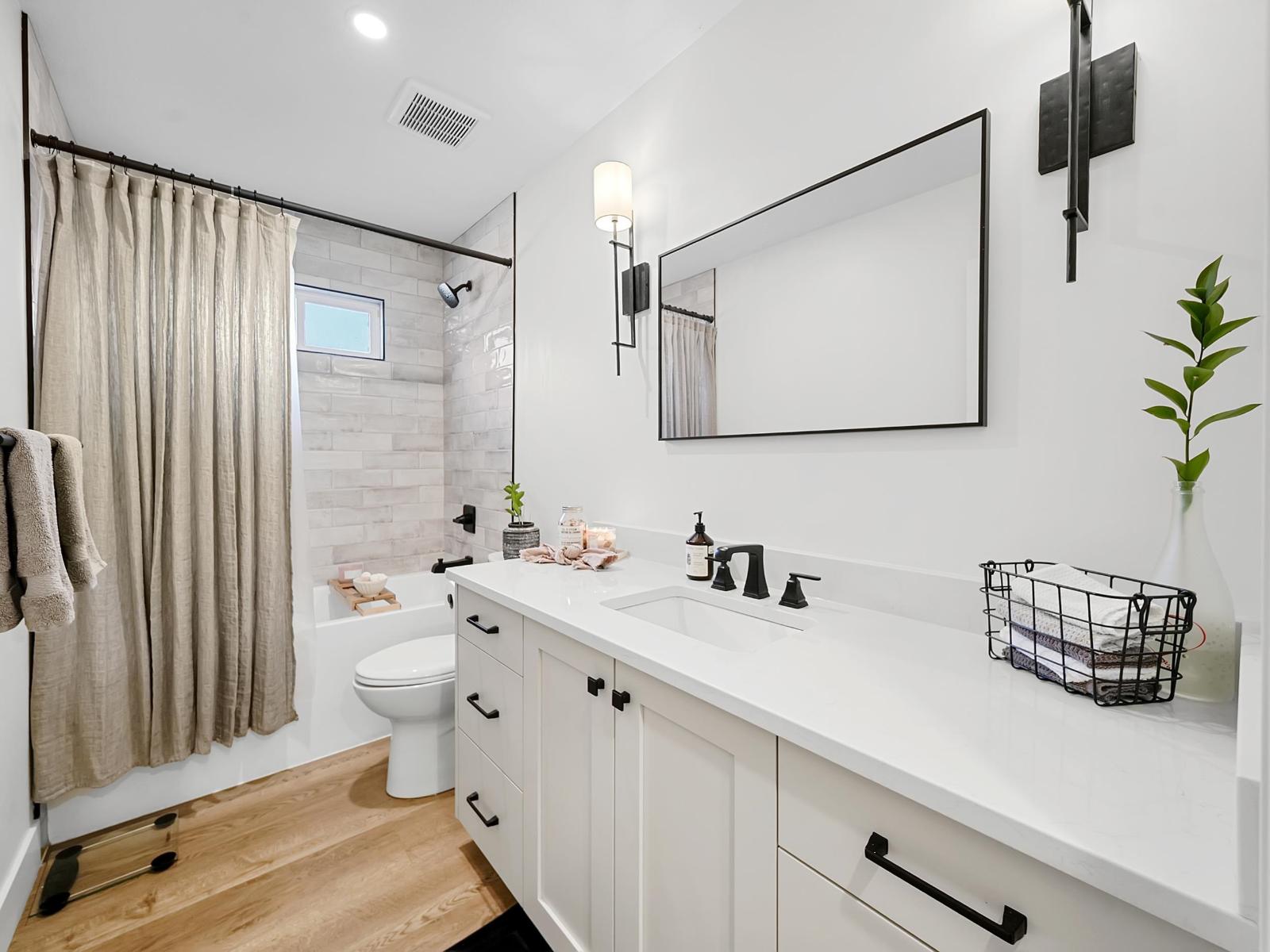 15641 107 AVENUE, Surrey