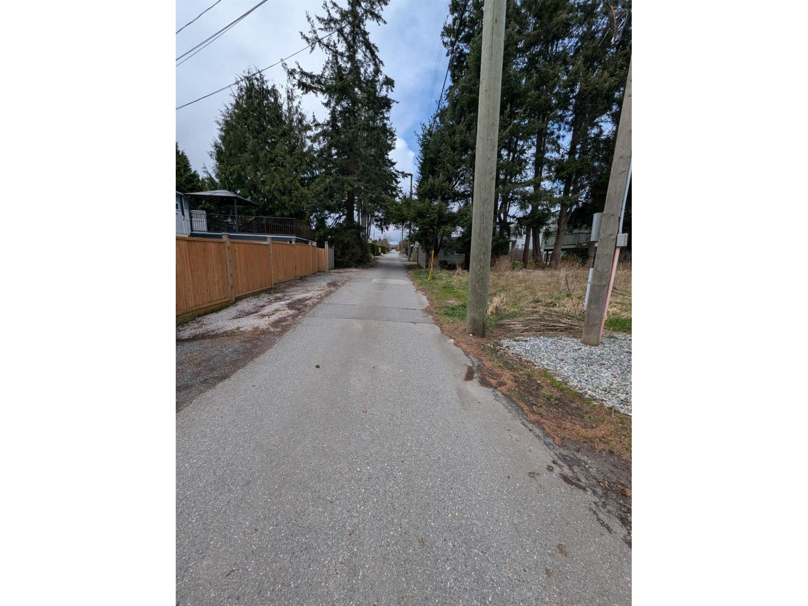 15482 SEMIAHMOO AVENUE, White Rock