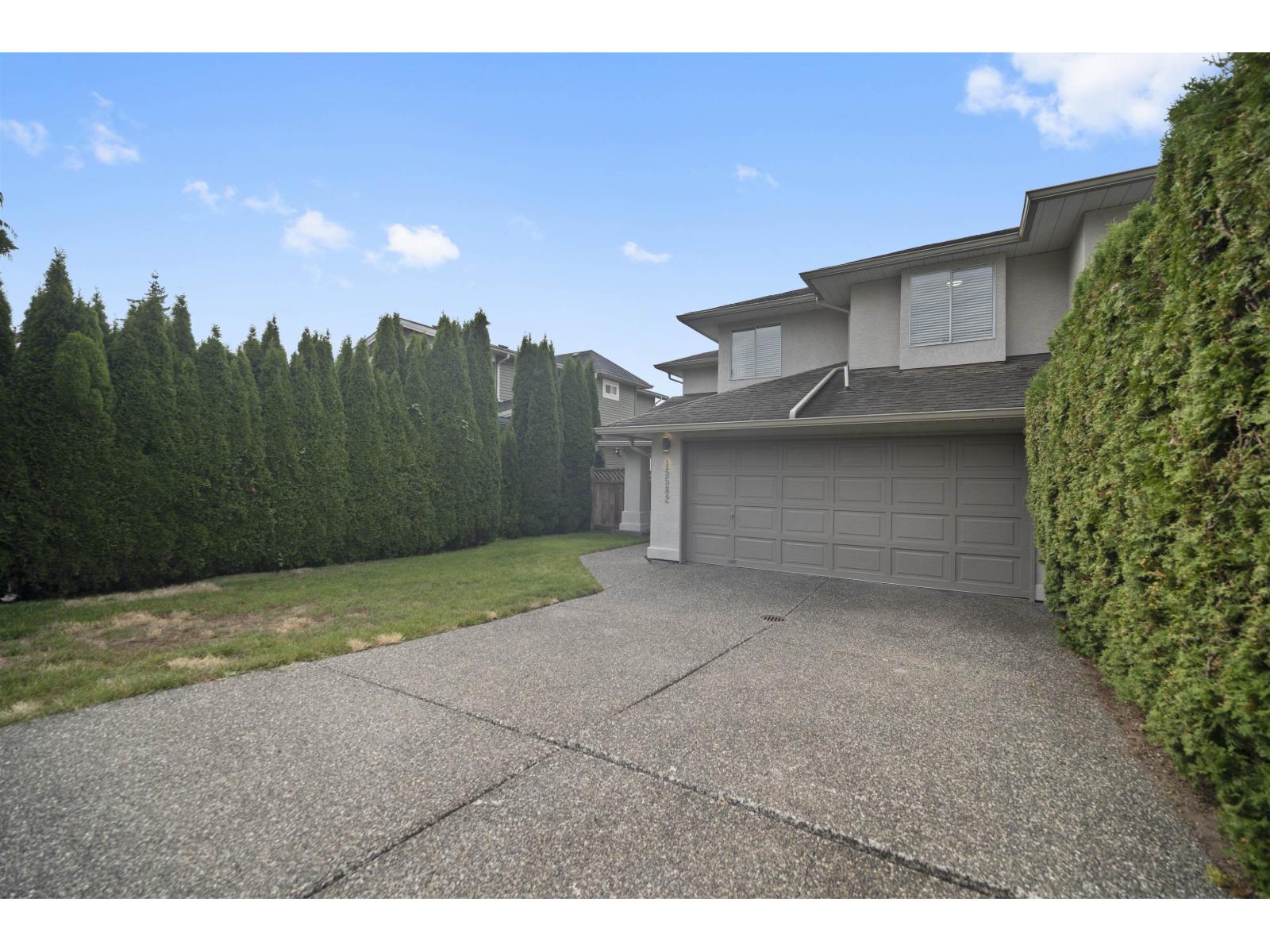 15582 RUSSELL AVENUE, White Rock