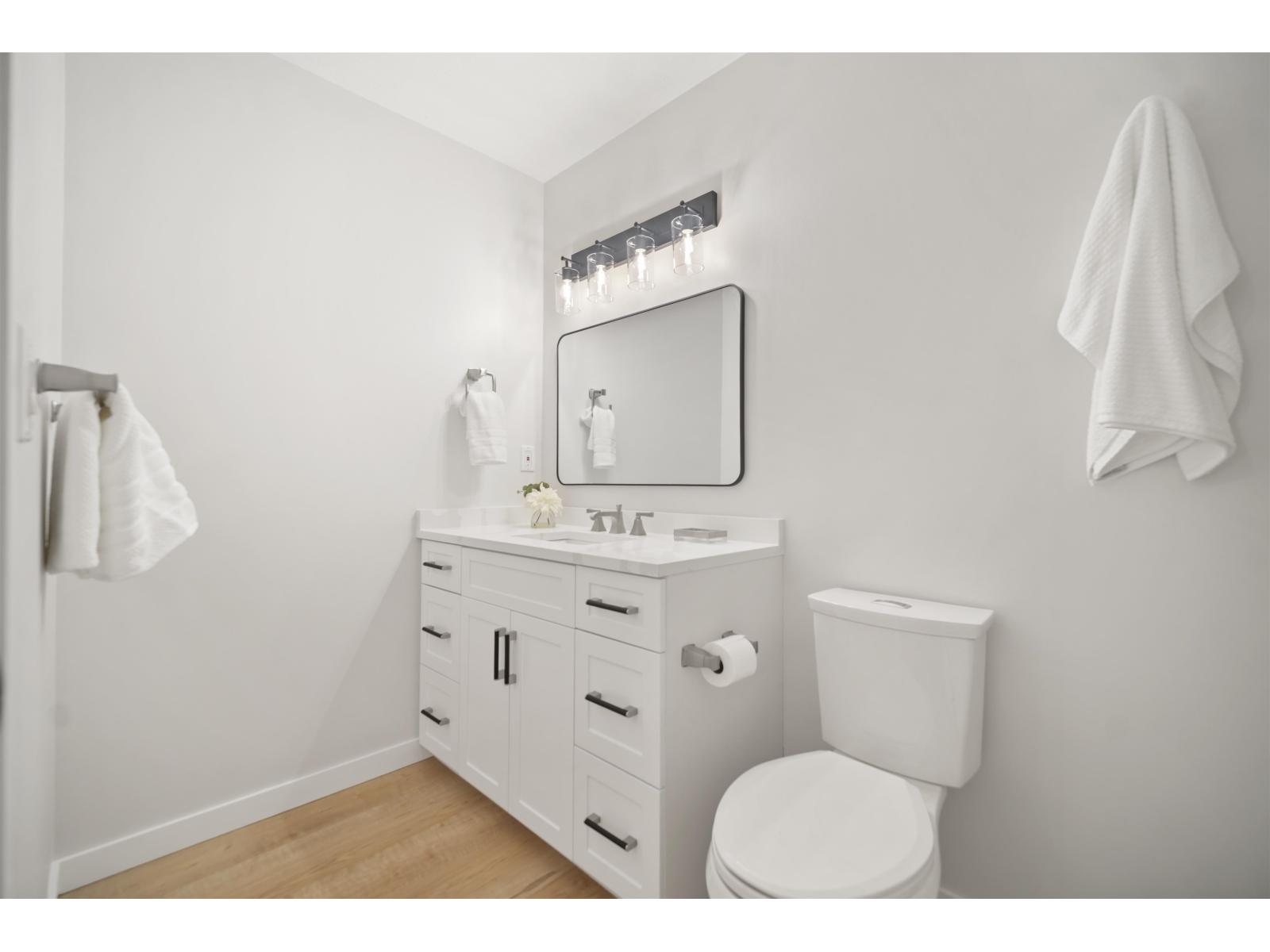 15582 RUSSELL AVENUE, White Rock