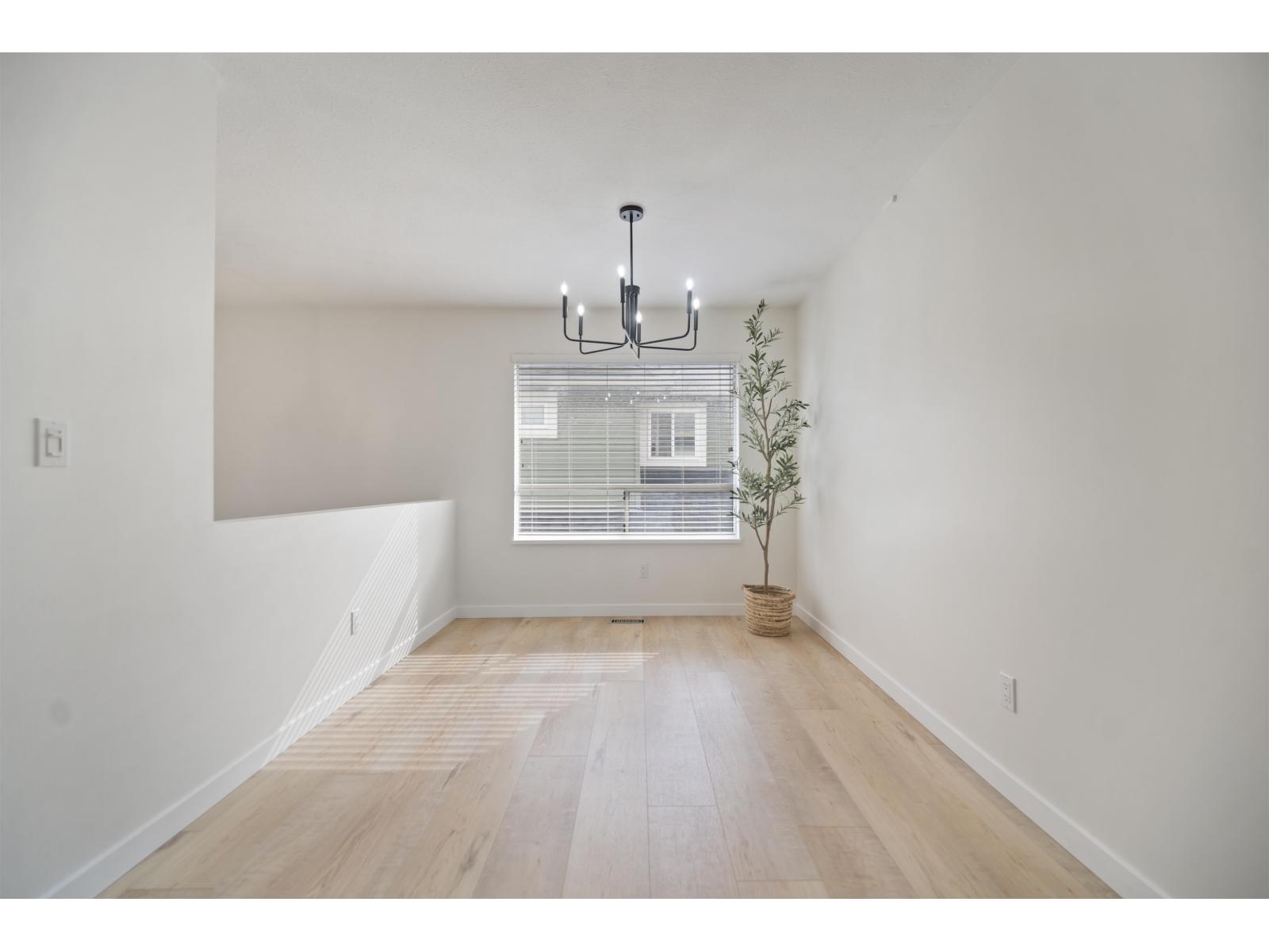 15582 RUSSELL AVENUE, White Rock