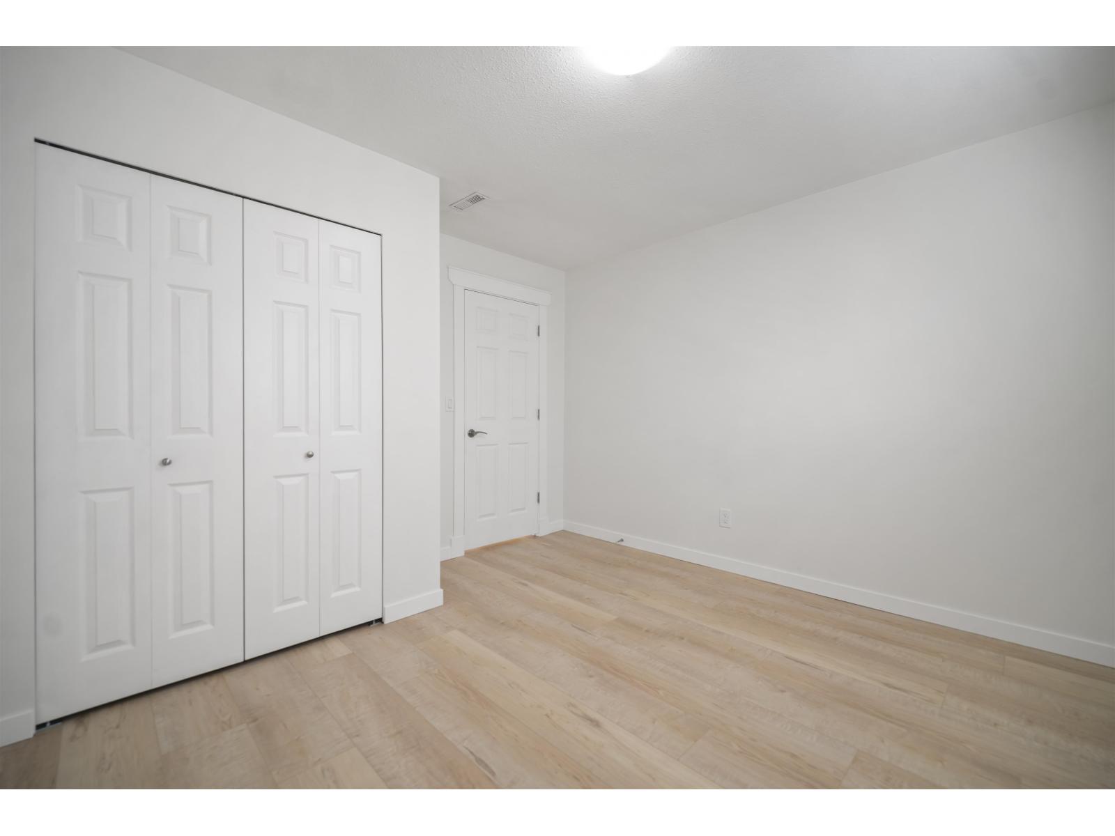 15582 RUSSELL AVENUE, White Rock