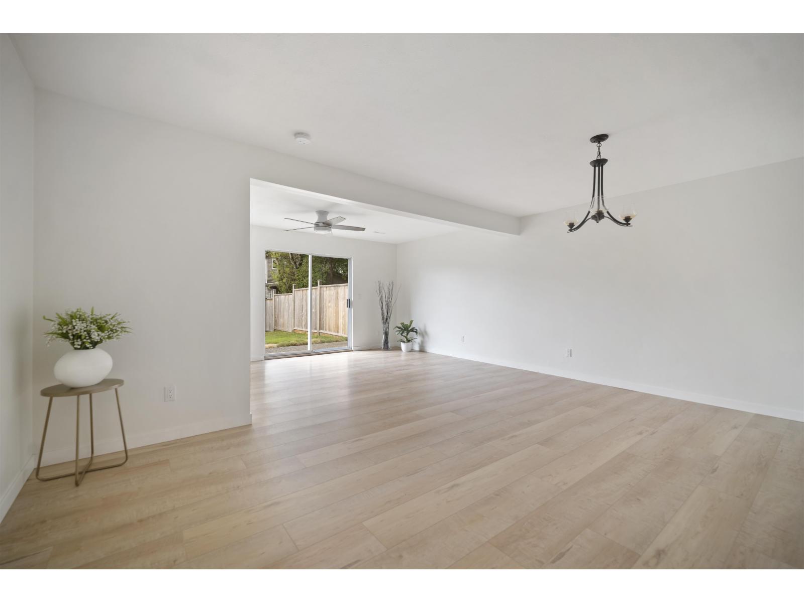 15582 RUSSELL AVENUE, White Rock