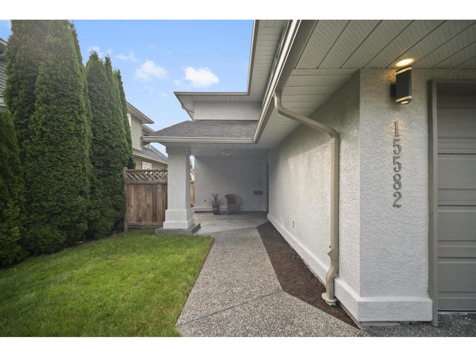 15582 RUSSELL AVENUE, White Rock