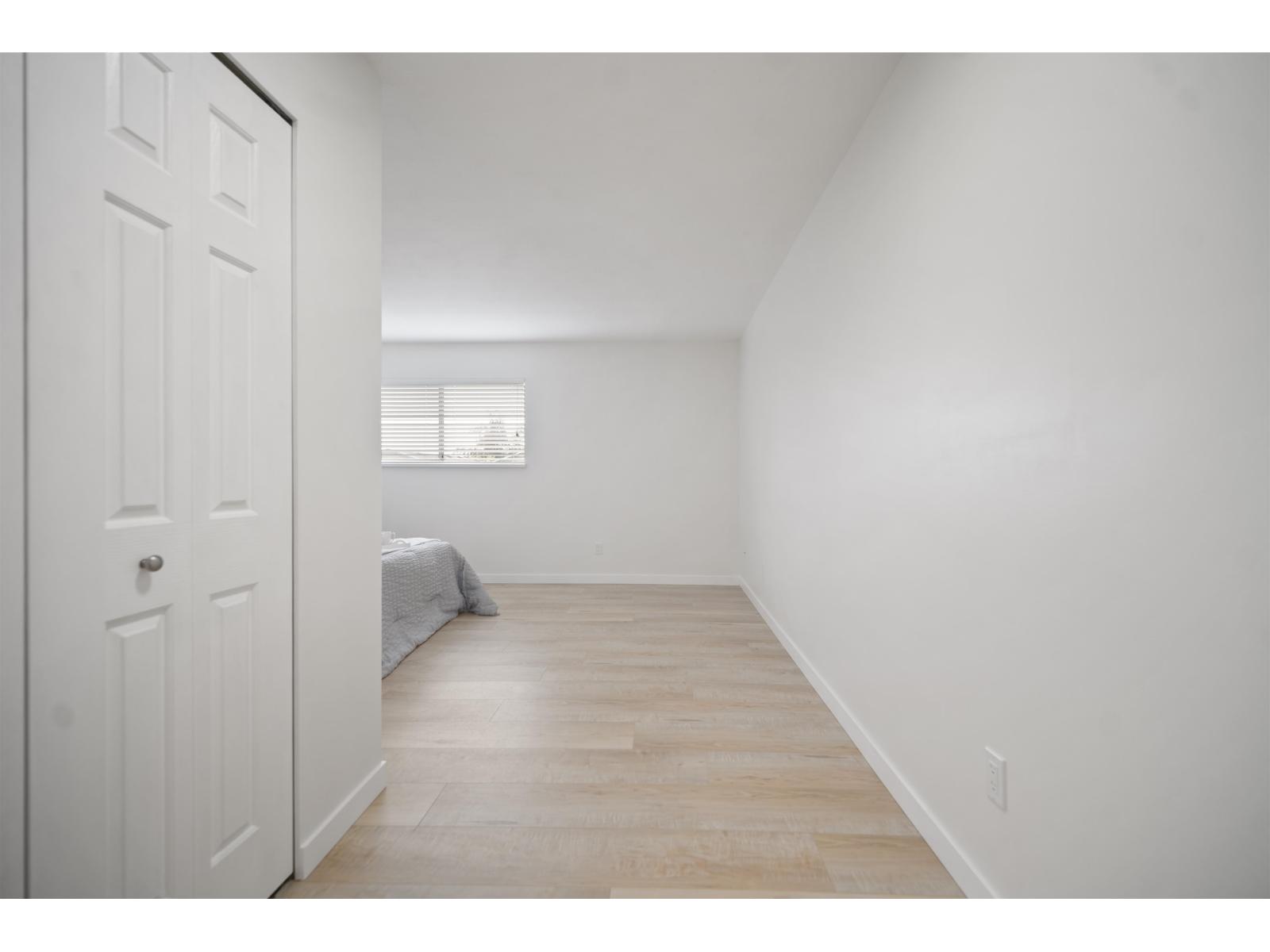 15582 RUSSELL AVENUE, White Rock